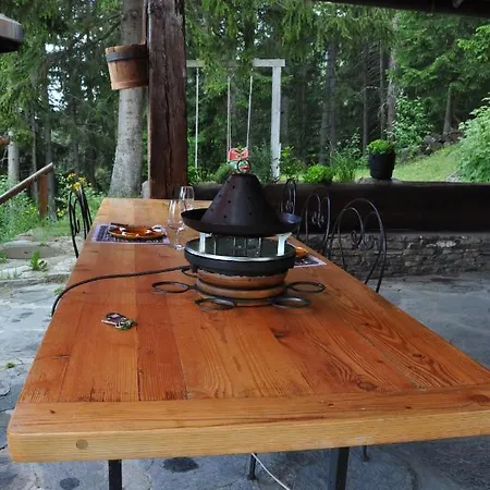 Chalet Natacha בקתה אנזיר